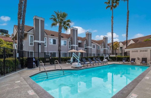 Downtown Village House | Only a 10 Minute Drive to John Wayne Airport! Hotel with Pets Allowed & Parking