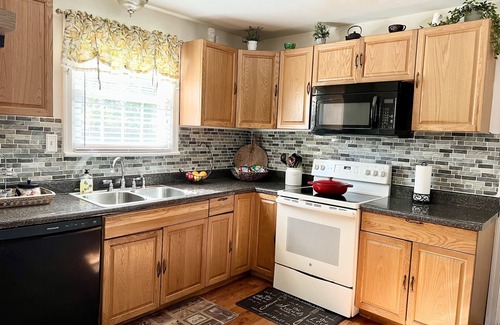Norfolk House | Only the best for you! Murphy ‘s Manor!