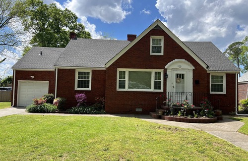 Norfolk House | Only the best for you! Murphy ‘s Manor!