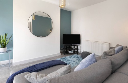Nottingham House | ✰OnPoint- MASSIVE House, PERFECT Location-Parking✰