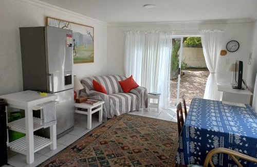 Onrus House | Onrus Garden Cottage, Sunny and Spacious