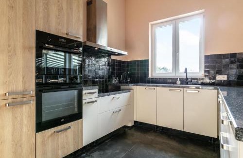 Eksel House | Ons Huis