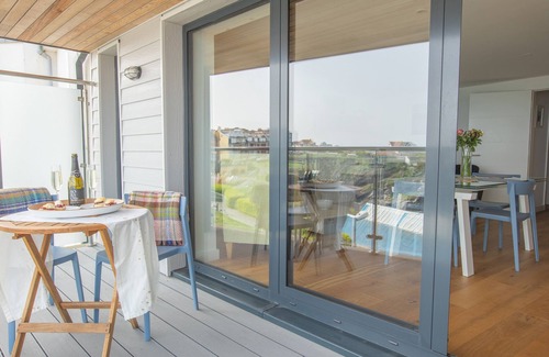 Newquay City Centre Apartment | Onshore 6 - Newquay Towan Beach View