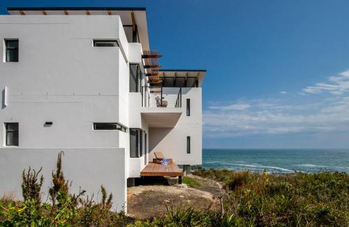 Betty's Bay Bed & Breakfast | OnTheRocksBB Solar Powered Guesthouse and Ocean Lodge