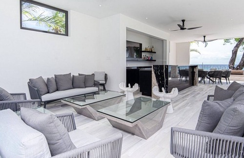 Weston Villa | Onyx Villa - Stunning Beachfront Contemporary 5-bedroom villa on the West Coast of Barbados
