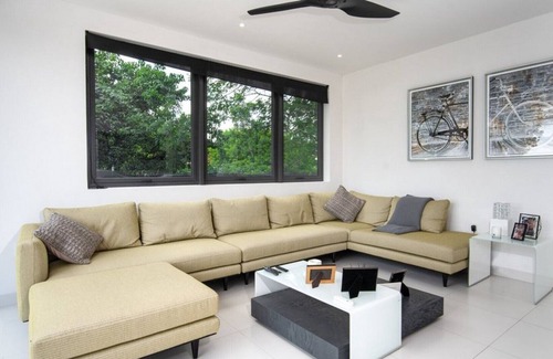 Weston Villa | Onyx Villa - Stunning Beachfront Contemporary 5-bedroom villa on the West Coast of Barbados