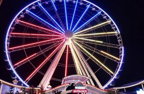 Sevierville House | Ooh LA LA, Private Indoor Pool, WIFI, Arcade Game, Foosball, Free Attraction Tickets!
