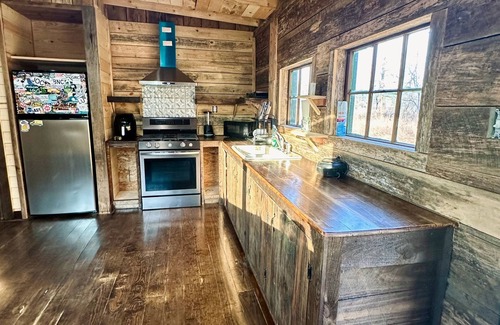 Pickens Cabin | Oolenoy River Retreat - 2+ acres less than 5 miles from Table Rock State Park