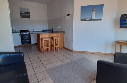 Gansbaai Apartment | Oom Piet Self Catering Accomodation
