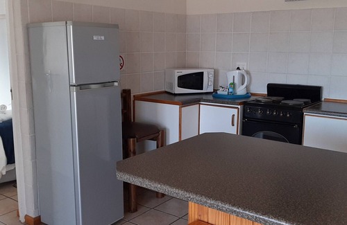 Gansbaai Apartment | Oom Piet Self Catering Accomodation