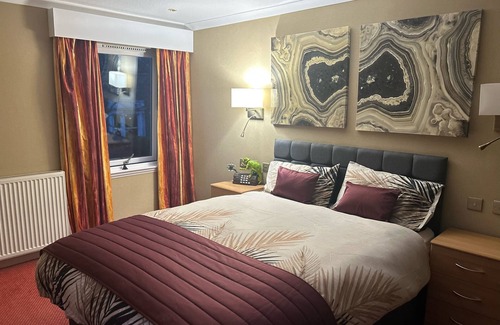Central Aberdeen Hotel | Ooters at The Mariner