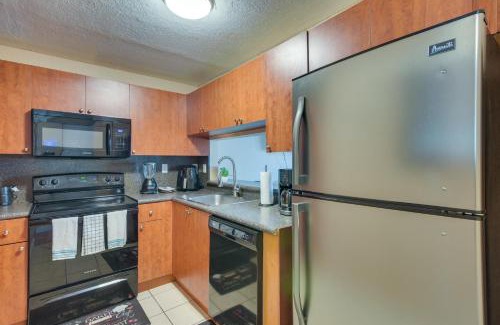 Opa-Locka House | Opa-locka Townhome, 15 Mi to Miami Beach!