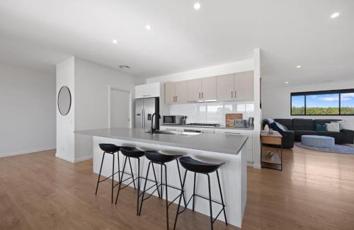 Mansfield House | Opal - Mansfield - Sleeps 7