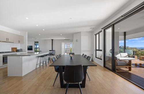 Mansfield House | Opal - Mansfield - Sleeps 7