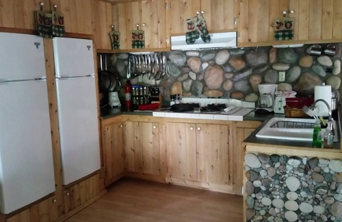 Little Lake Cabin | Open Aug 17-28 Secluded Lakefront Natural Retreat Centered near most attractions