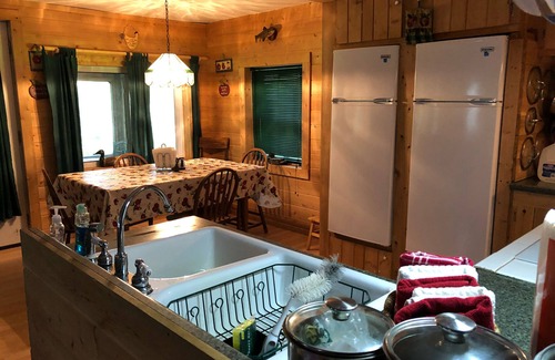 Little Lake Cabin | Open Aug 17-28 Secluded Lakefront Natural Retreat Centered near most attractions