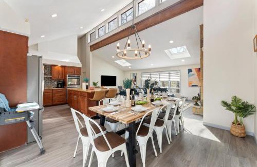 East Stroudsburg House | Open Concept-HotTub-Sauna-Billiard-Poker home