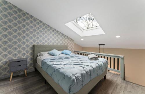 East Stroudsburg House | Open Concept-HotTub-Sauna-Billiard-Poker home