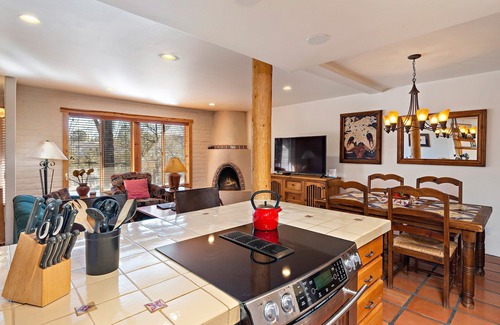 Northeast Santa Fe Hotel | Open-Concept, Tons Of Space, Easy Access To Downtown Attractions