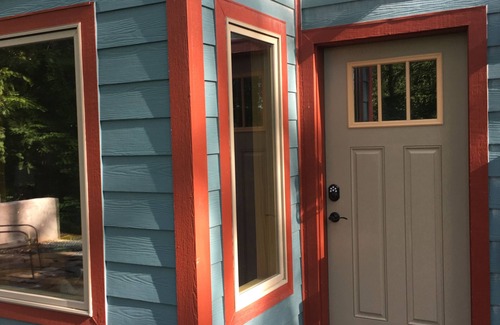 Bakersville Apartment | Open, cozy studio apartment getaway!