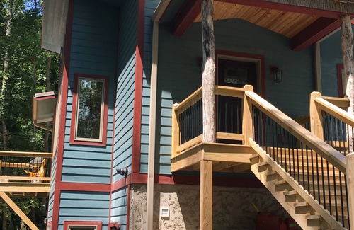 Bakersville Apartment | Open, cozy studio apartment getaway!