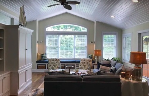 Williams Bay House | Open Floorplan Lake House just 2 min. walk to Lake Geneva