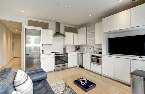 H Street Corridor Apartment | Open H Street 1BR w/W/D, nr Bus Stops & Dining, by Blueground