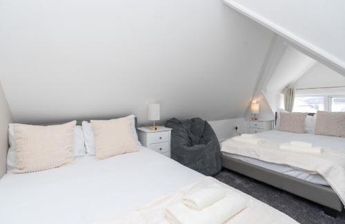 Bournemouth Apartment | Open Mind Property - 8 Guests & Free Parking