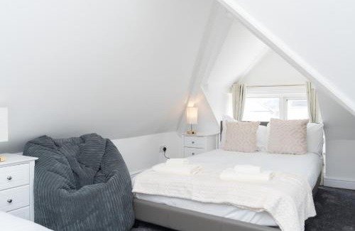 Bournemouth Apartment | Open Mind Property - 8 Guests & Free Parking