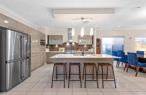 Taringa House | Open Plan! 3 Bedroom House ~ Taringa