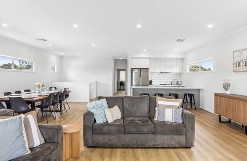 McCracken House | Open the Door to a family holiday