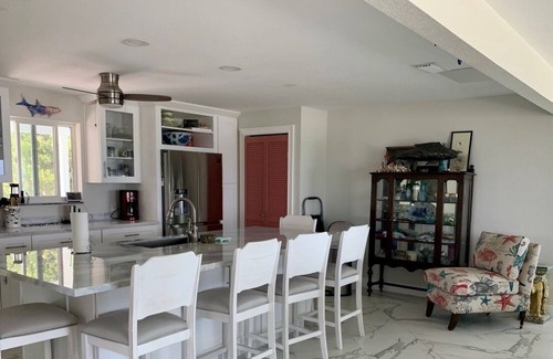Long Beach Estates House | Open water home, privacy, nature preserve