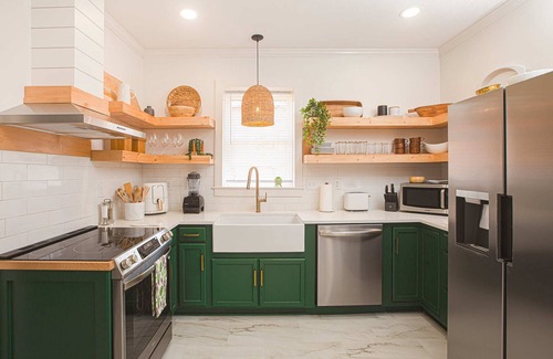 Marion House | OPEN! We have Power & Water Marion NC Pet Friendly Downtown Sleeps 10