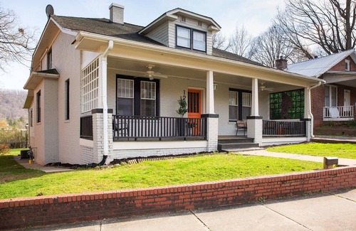 Marion House | OPEN! We have Power & Water Marion NC Pet Friendly Downtown Sleeps 10