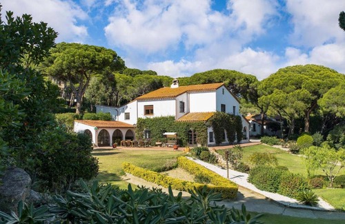 Vilassar de Mar Villa | Opening Doors Can Gregori