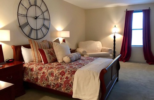 Independence Hotel | Ophelias Restaurant & Inn