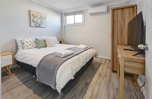 Llanarth Apartment | Ophir Studio - Ideal for Work, BBQ