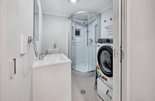 Llanarth Apartment | Ophir Studio - Ideal for Work, BBQ