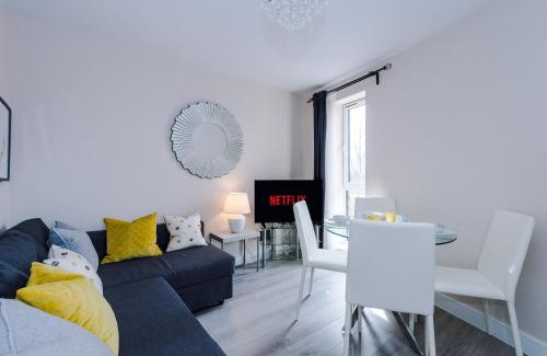 Kirkdale Apartment | OPP Liverpool - Perfect for contractors and travellers, BIG SAVINGS booking 4 nights or more!