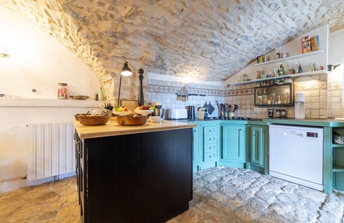 Lussan Villa | Oppida - Charmante maison en pierre avec piscine