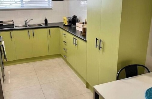 Alderley Apartment | Opposite Sedgley Parkn2 bedroom spacious apartment with 2 Queen size beds