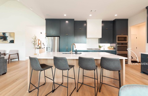 Rockwell House | Opulent Lakeside Oasis - Mountain View
