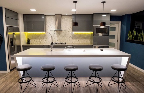 El Castillo Apartment | Opulent Luxury Penthouse Apartment w/Maid/Chef Service, 8 Person Jacuzzi