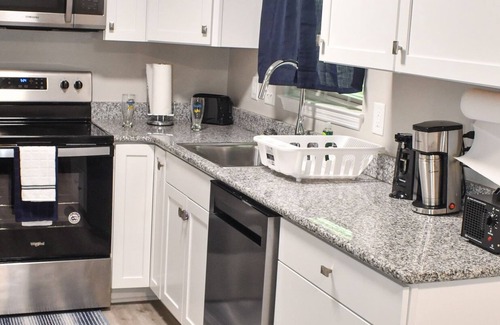 Goose Creek House | Opuluxe Blue Horizon Hideaway Sleeps 8