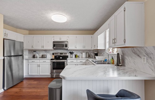 Covington House | Opuluxe Cozy Covington Home