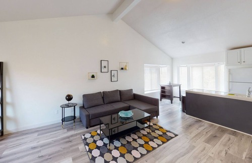 Orange House | Opuluxe Disneyland Getaway with 2 Kitchens