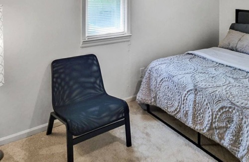 Garfield Heights Cottage | Opuluxe Garfield Heights Tranquil Suburban Gem