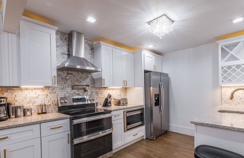 North Druid Hills House | Opuluxe THE BIRD HOUSE!! Buckhead Luxury Home Sleeps 16