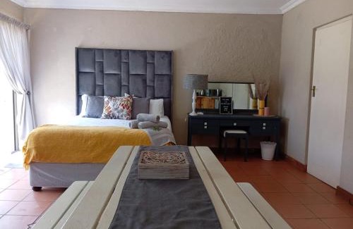 Ekurhuleni House | OR Tambo Stay Unit 1
