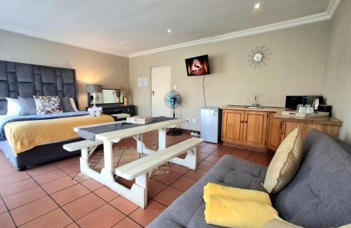 Ekurhuleni House | OR Tambo Stay Unit 1